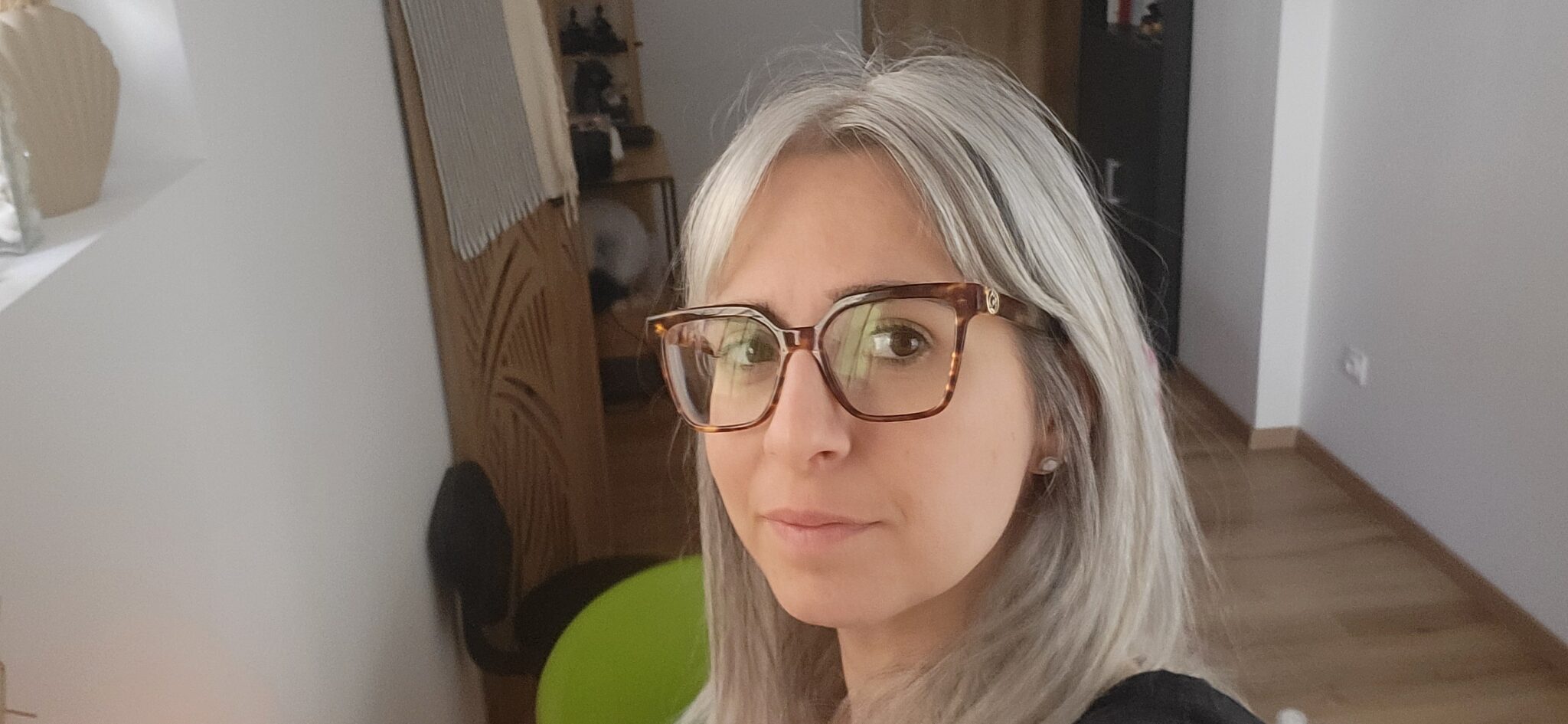 Marina Monédière dans son cabinet